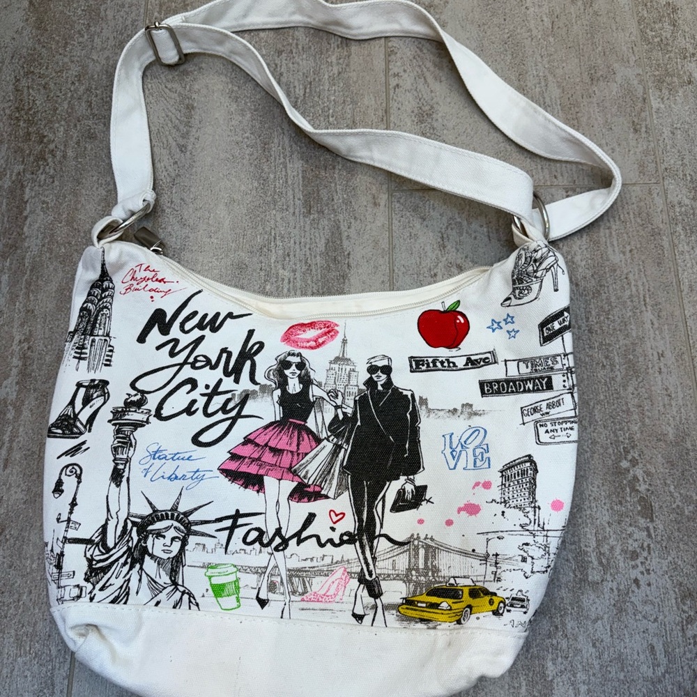 Vintage White Canvas Shoulder Bag.